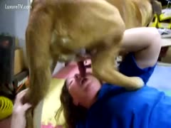 Woman gives oral job to her dog